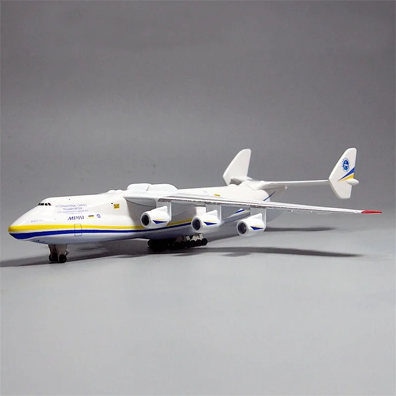 Model Kit Ukraine - ANTONOV 225 Airlines Ucrania An-225 Mriya