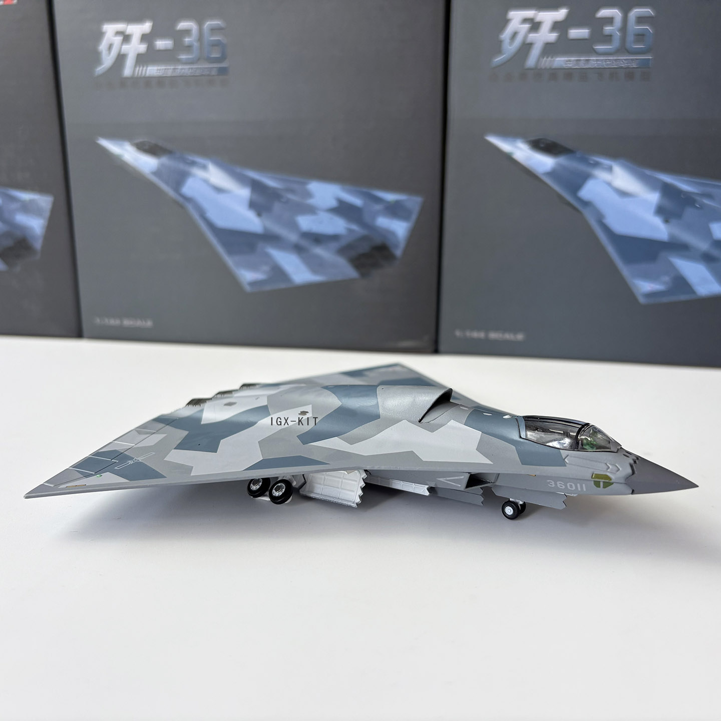 Modelo de Avión de Combate J-3 - Model Kit Jet reseña y precio